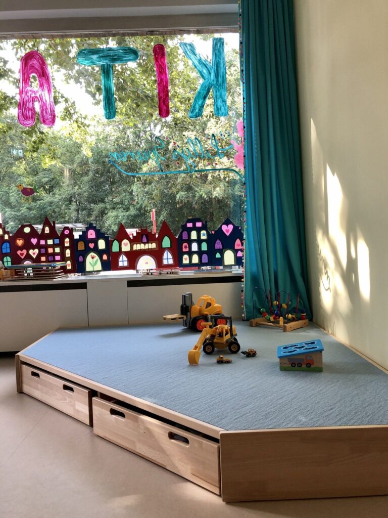 Kita-Lillys-Spuren-Gruppenraum